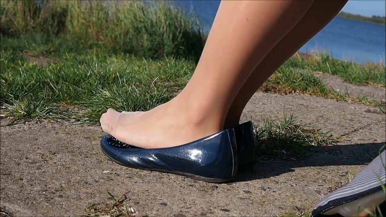 Big titty girl loves nylon feet in her pussy