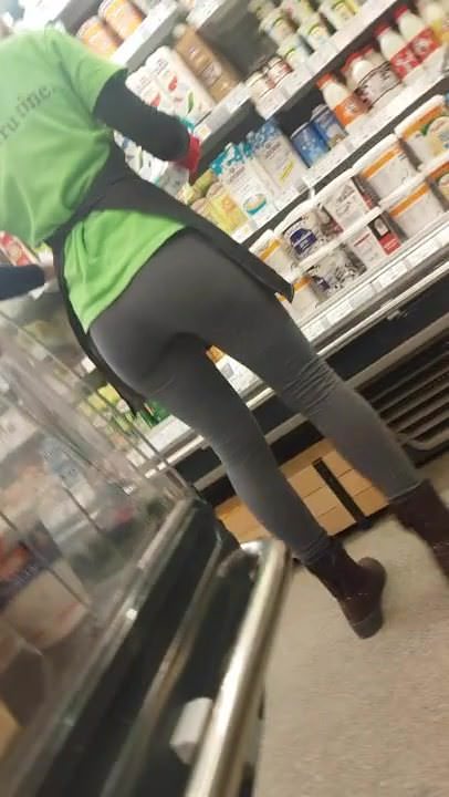 Store worker teen leggins 2