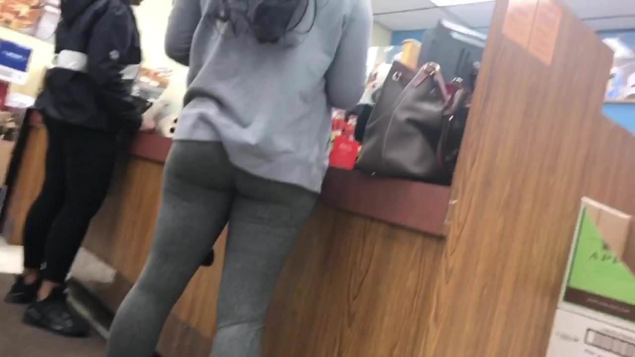 BOOTY AT THE LIQUOR STORE 