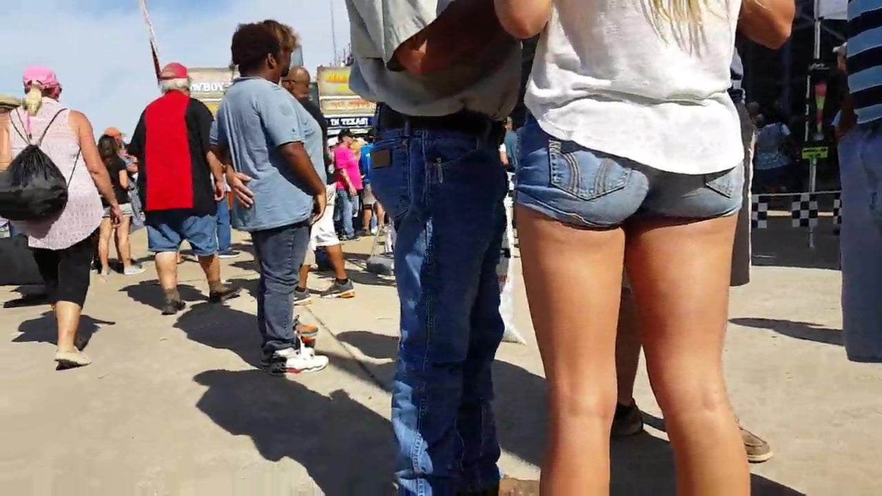 Teen Booty at the Races