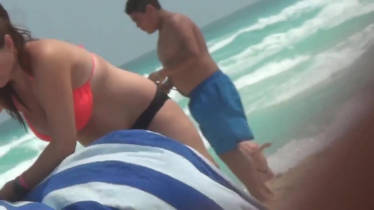 Milf In Cancun Amazing Tits