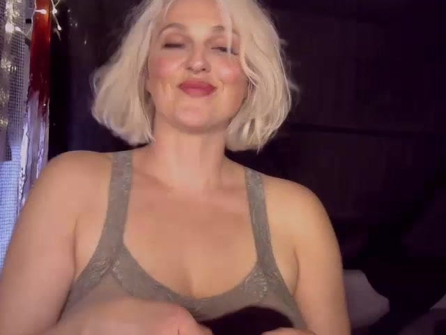 Dollie Darko with natural tits