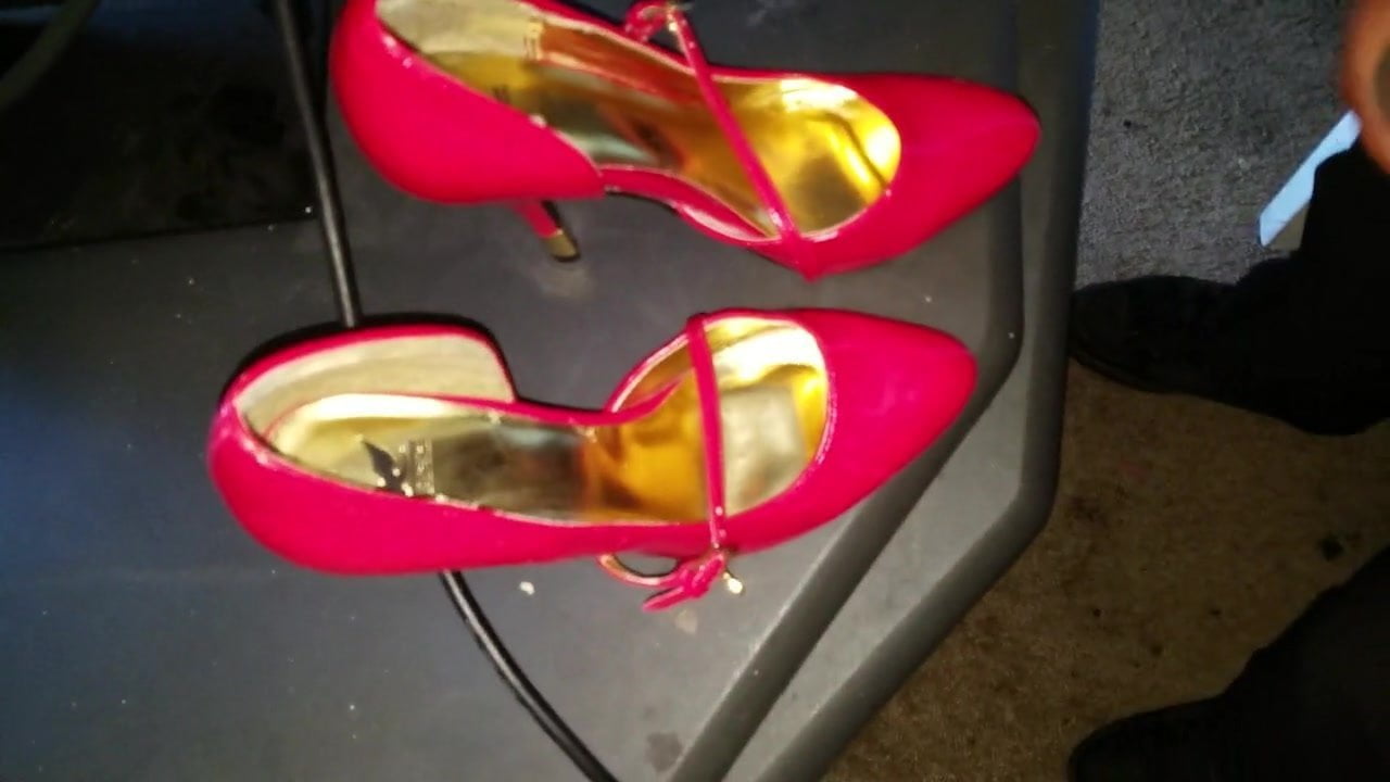Cum on red heels