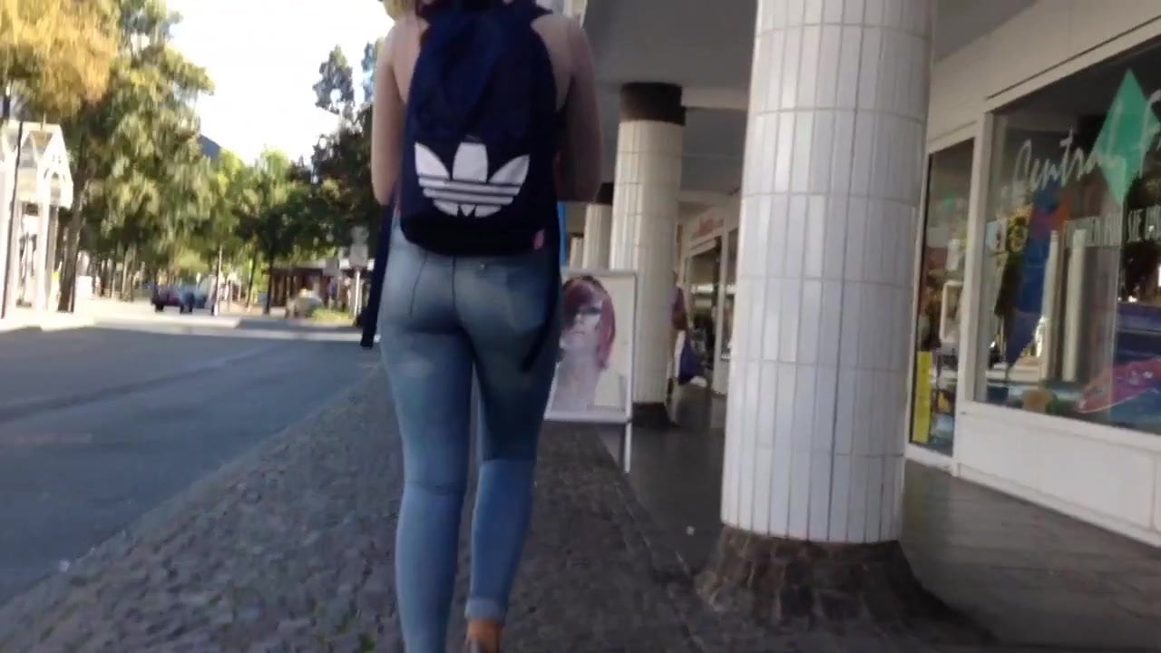 Sexy ass jeans 