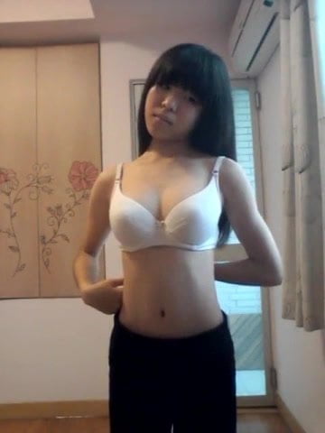 Amateur Asian Stripping