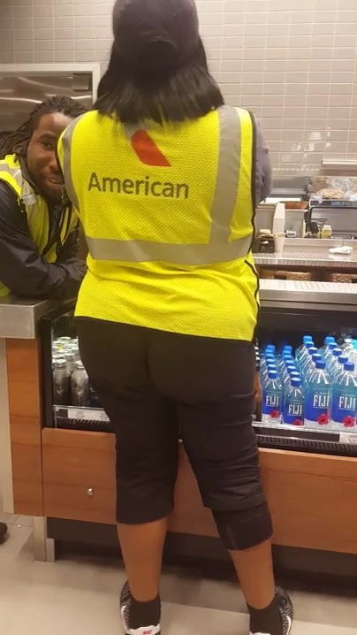 Bubble Butt American Airlines worker 3