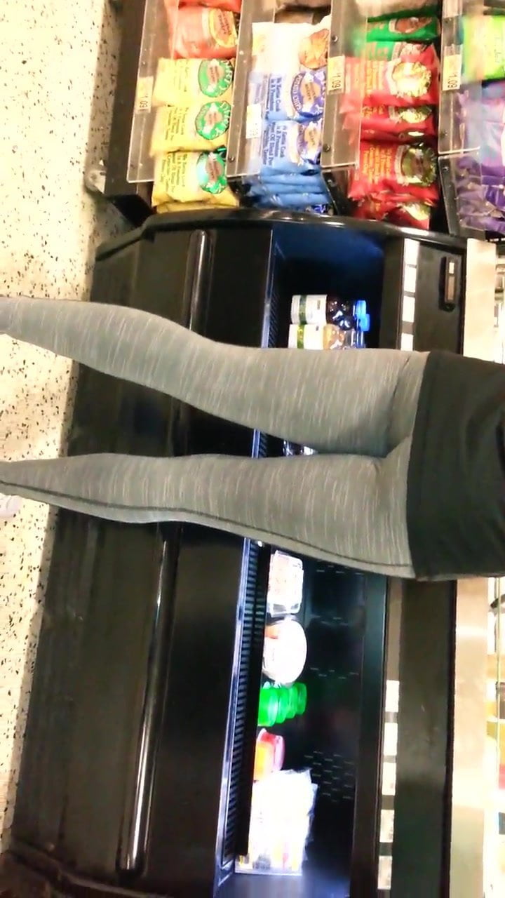 Candid booty spandex teen