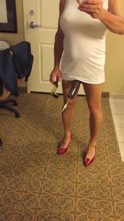Cock pumping Tranny in red shoes