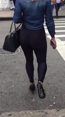 Sexy Blonde cat-walking in tight spandex (candid)