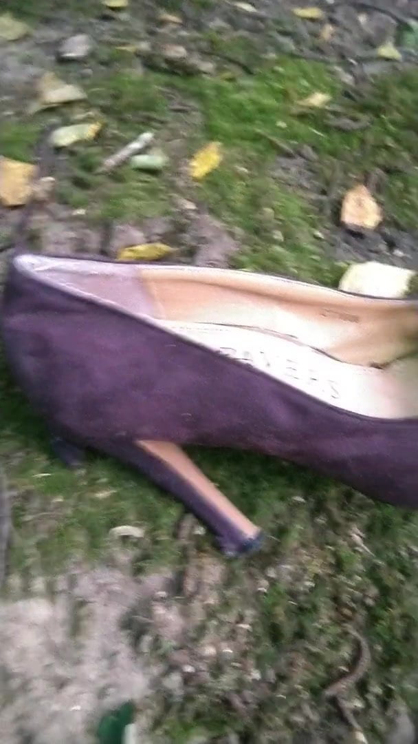 Abandoned soft suede heels