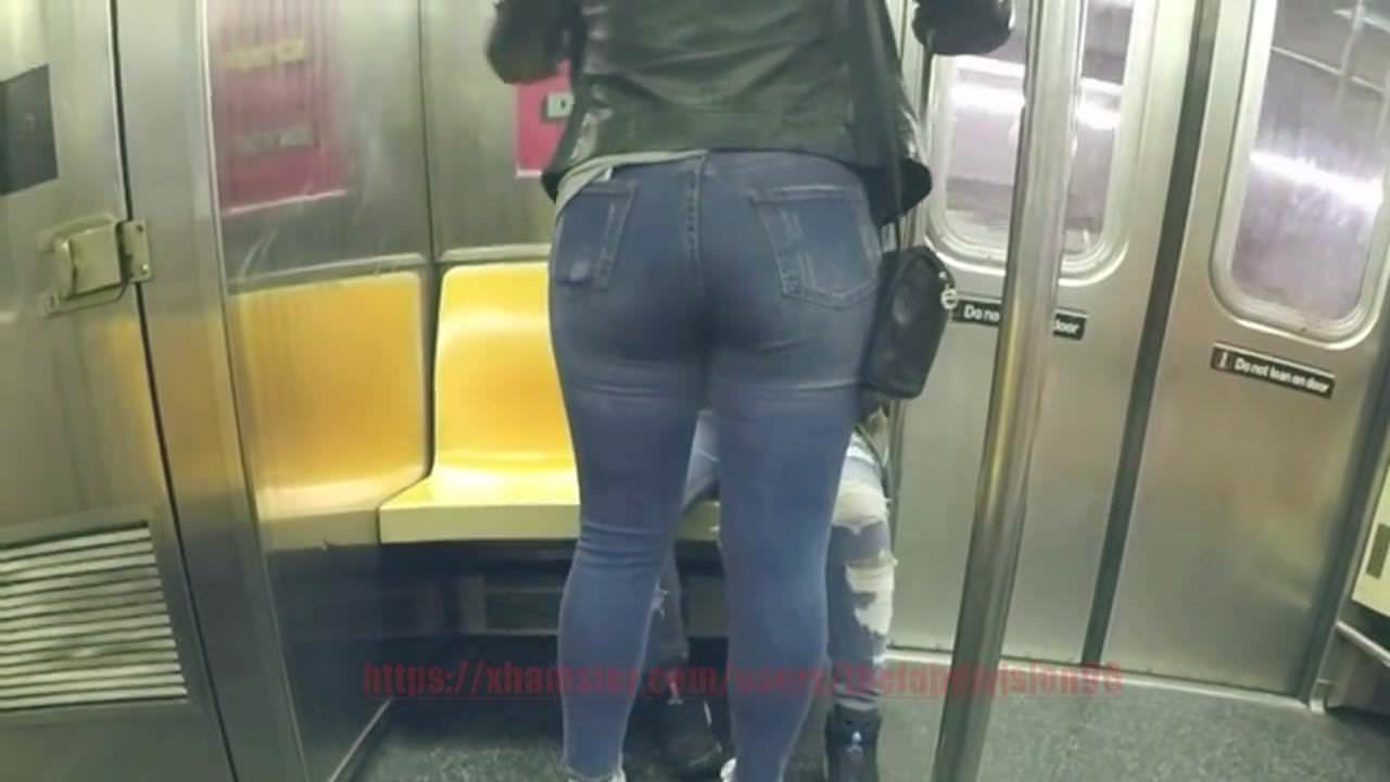 Thick Booty In Denim Jeans