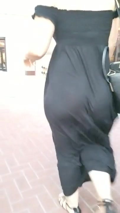Jiggly pawg ass in black hundreds 