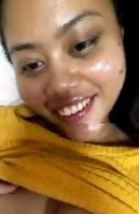 Thai Muslim Virgin Shows Her Tits on Webcam