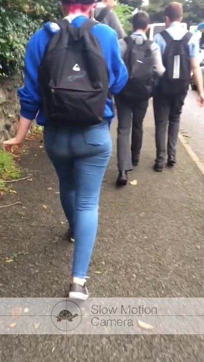 Jiggly ass in tight jeans