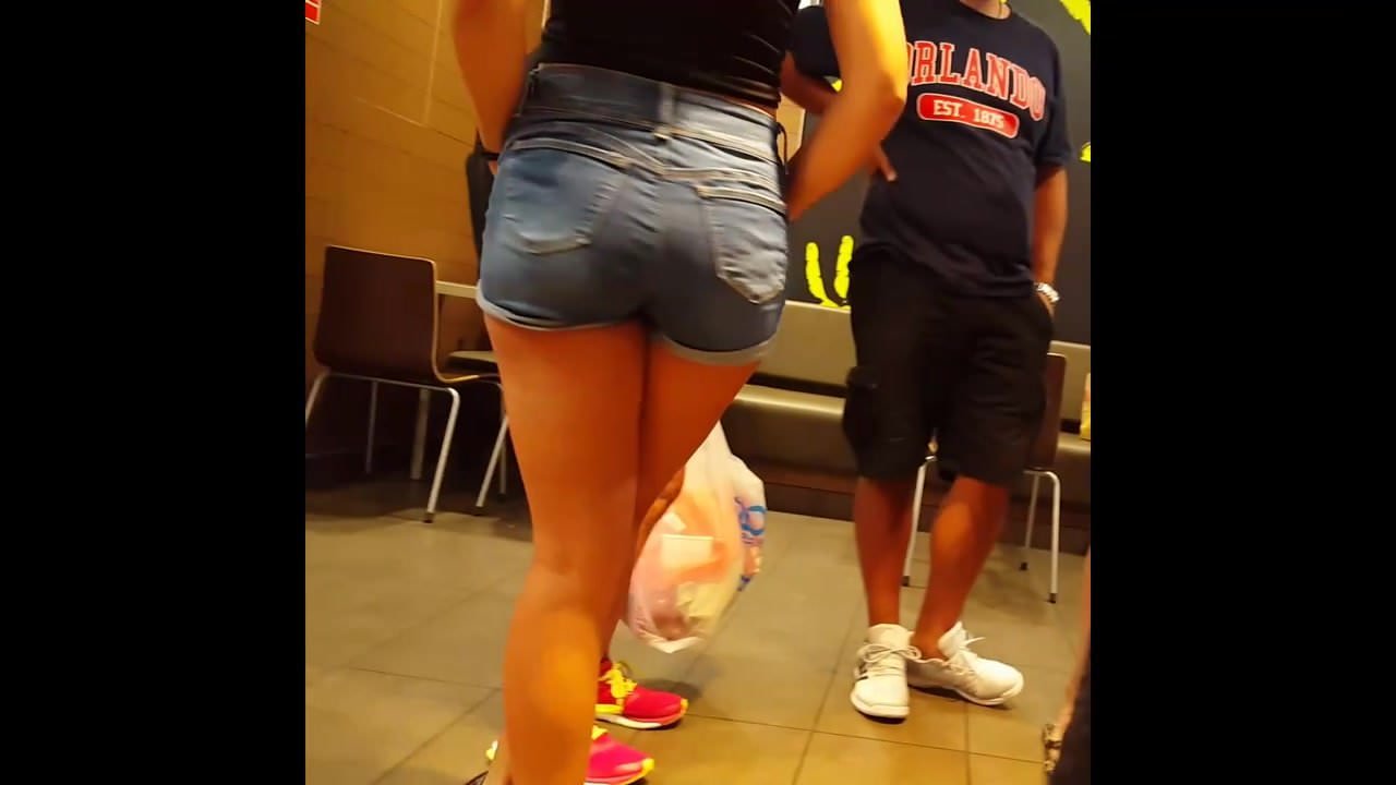 Candid voyeur teen thick booty in shorts