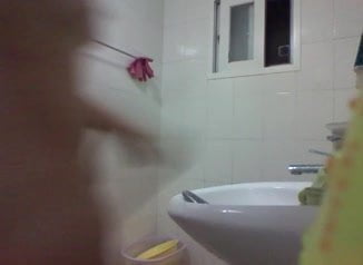 girl in the shower voyeur