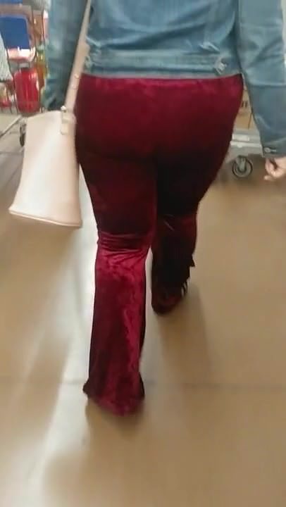 Teen booty in red pants