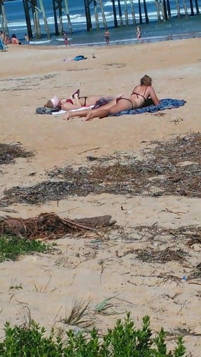 Candid beach girl laying down ass up part 1