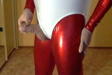 Hosed in Shiny red Lycracatsuit 