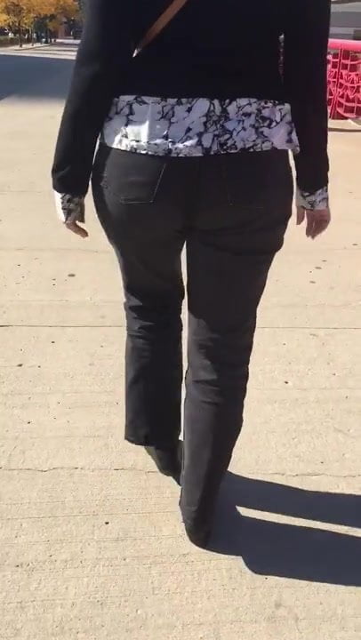 Tall pawg gilf in faded jeans 2