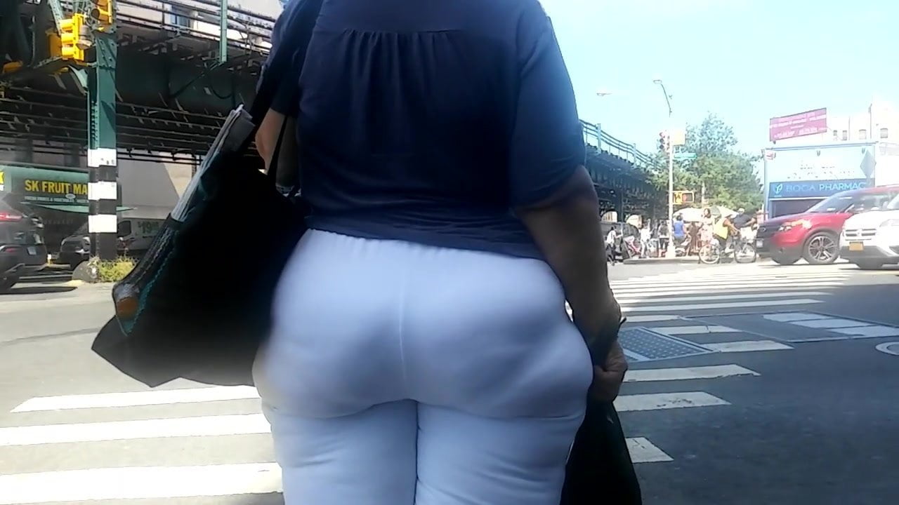 Bbw Gilf Vpl Booty in White Pants