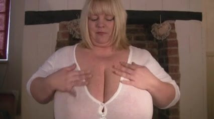 Huge mature tits, British BBW plays with herself