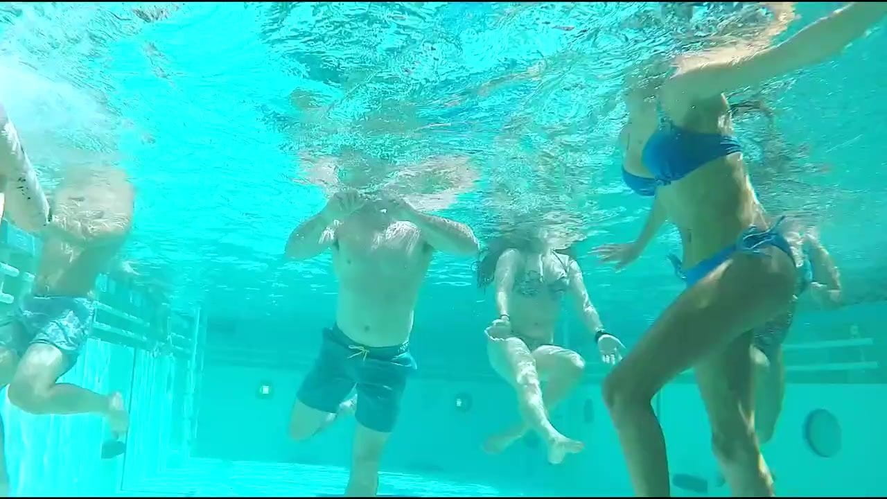 Sexy Underwater Bikini Asses