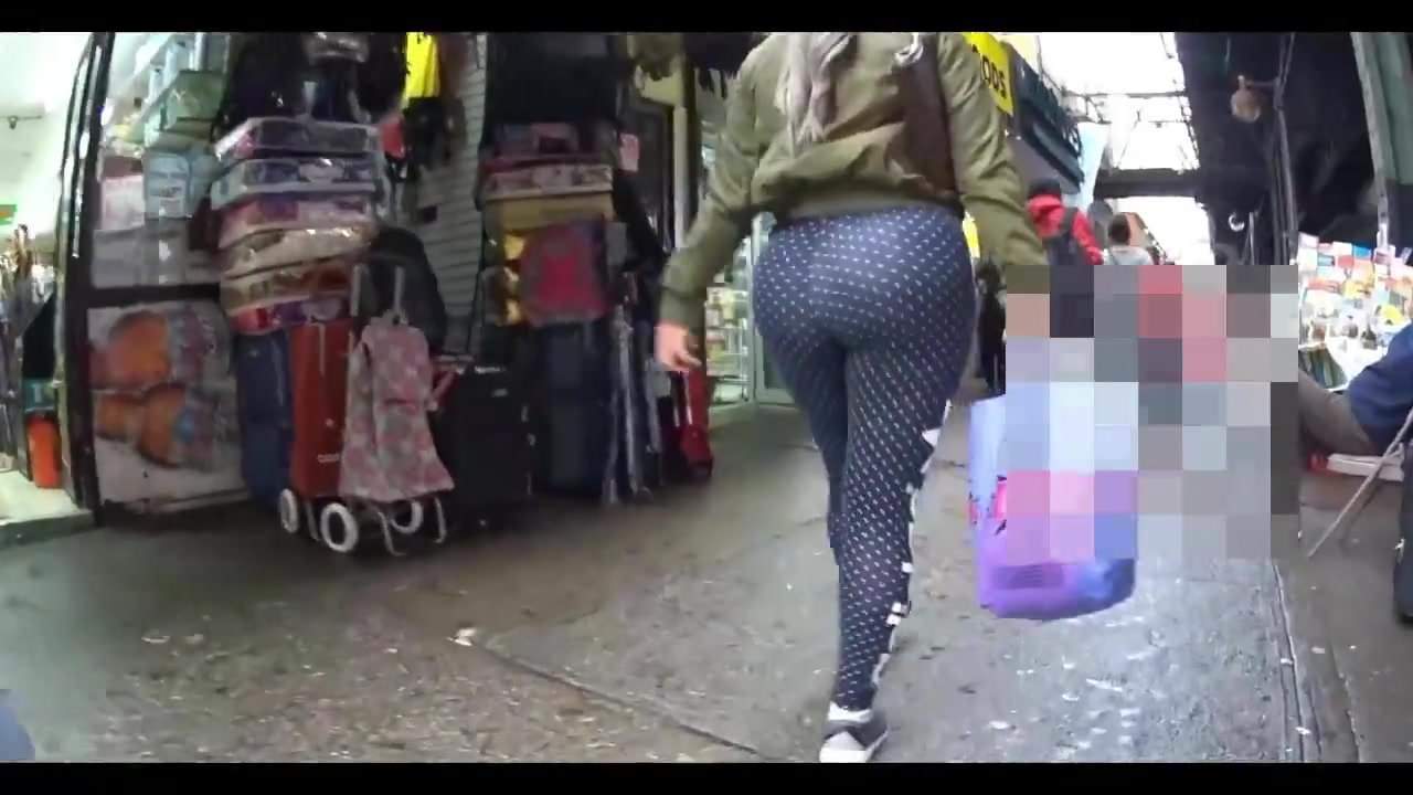 Following huge booty on NY streets v2