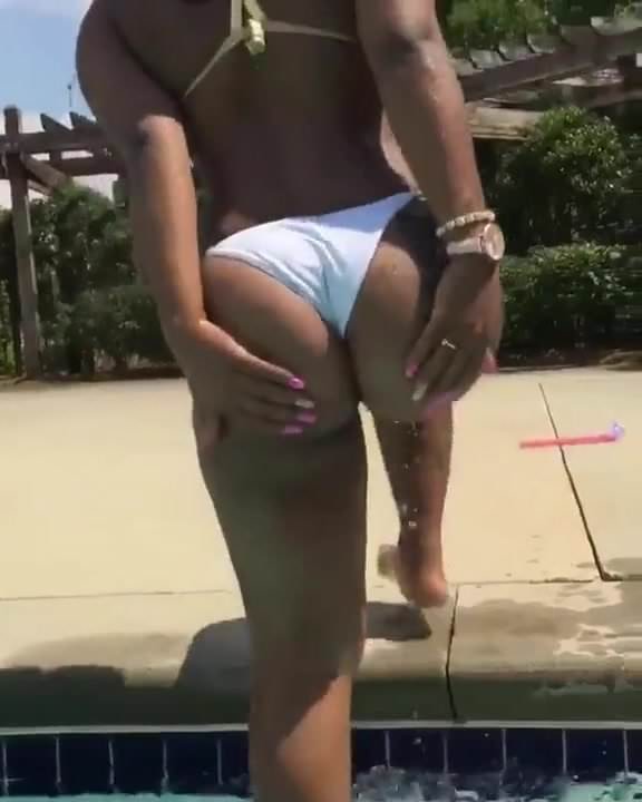 Thick Sex Phat Booty At The Pool 