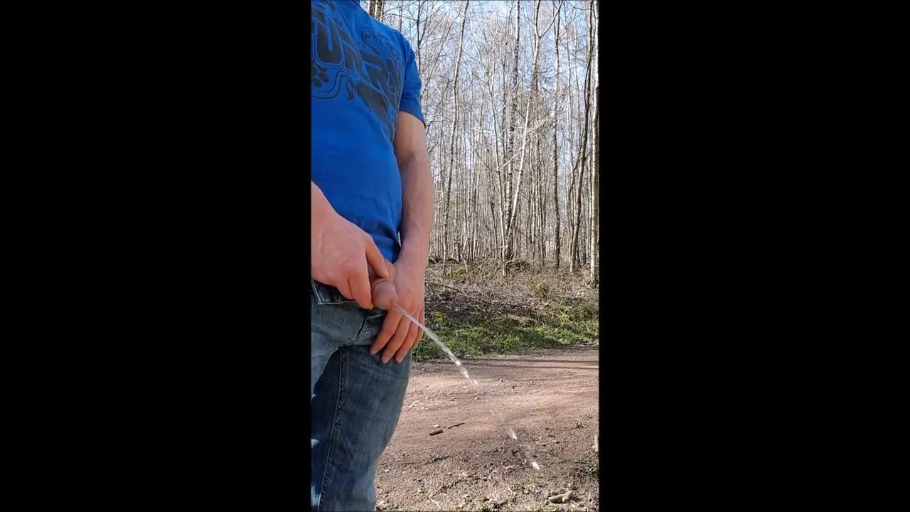 Pissing Outdoor in the Forrest, almost caught