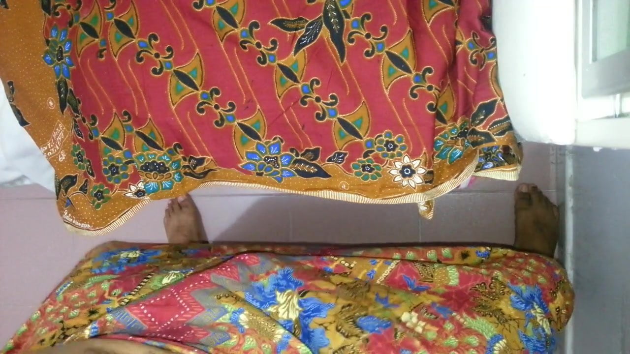 Cum on wife's lungi Textile batik motif AYU 680 