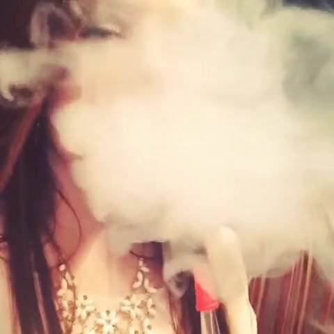 smoke sexy girl