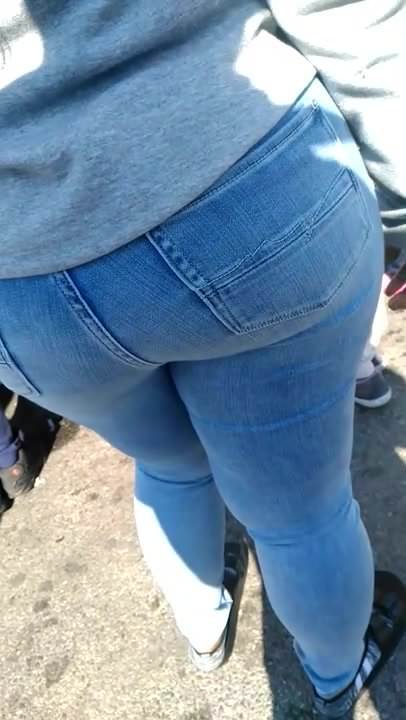 It's some booty meat in them jeans, pt.5