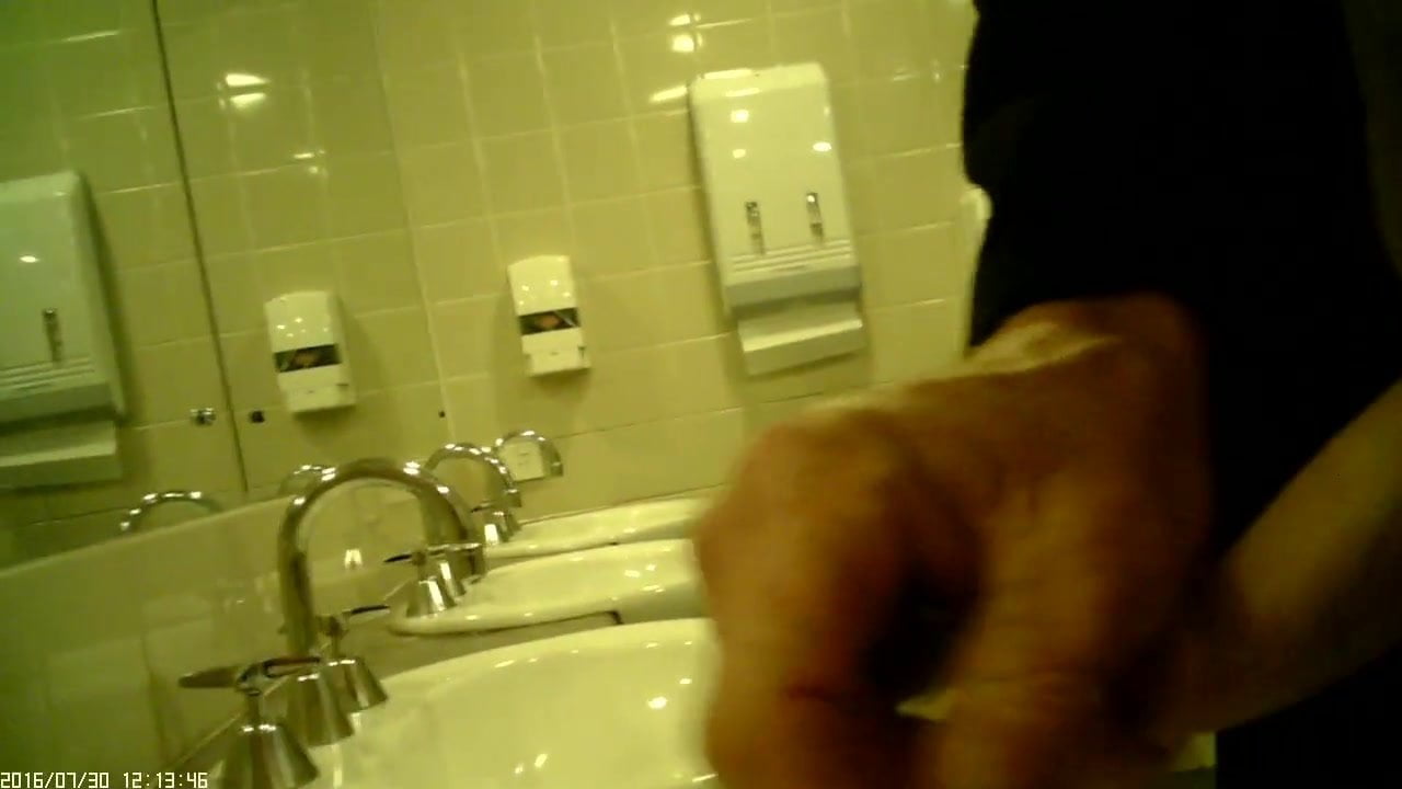  quick wank an nice cumshot upclose in the public toilet HD