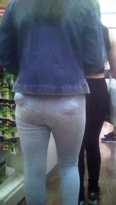 (0MG) Butt Packed Teen in Tight Jeans