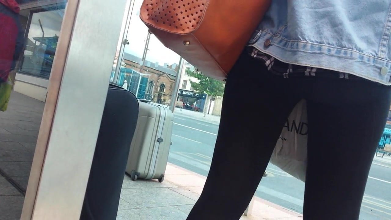 Sexy ass at busstop