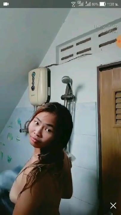 Thai Girl Shower on Webcam