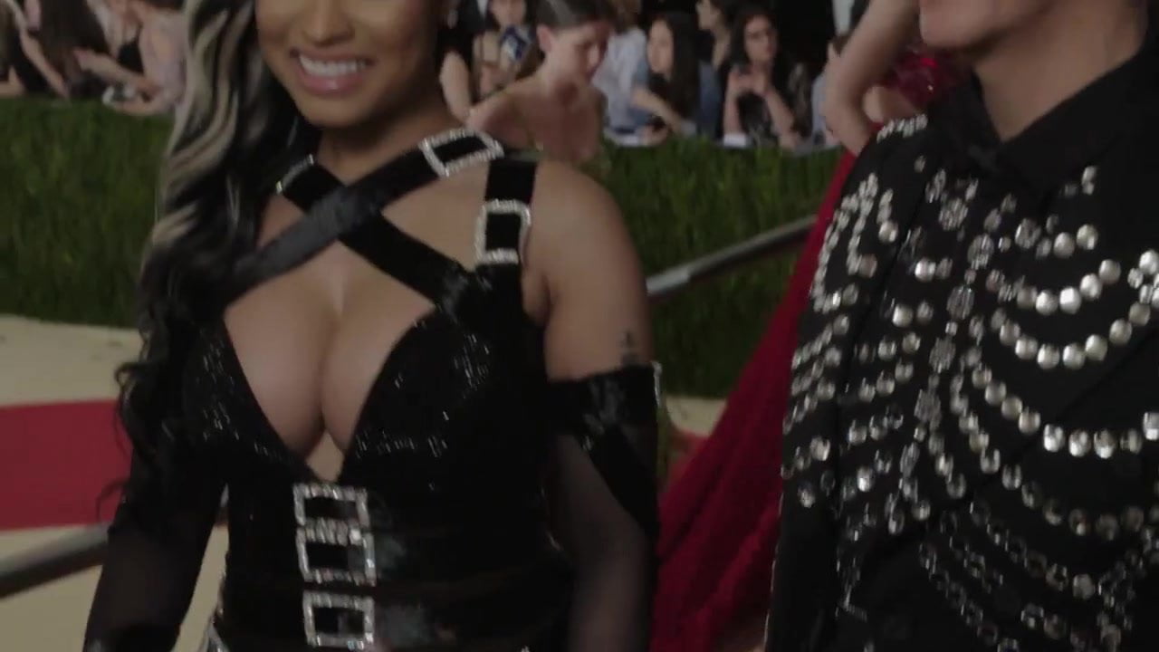 Nicki Minaj - The Met Gala 2016 red carpet