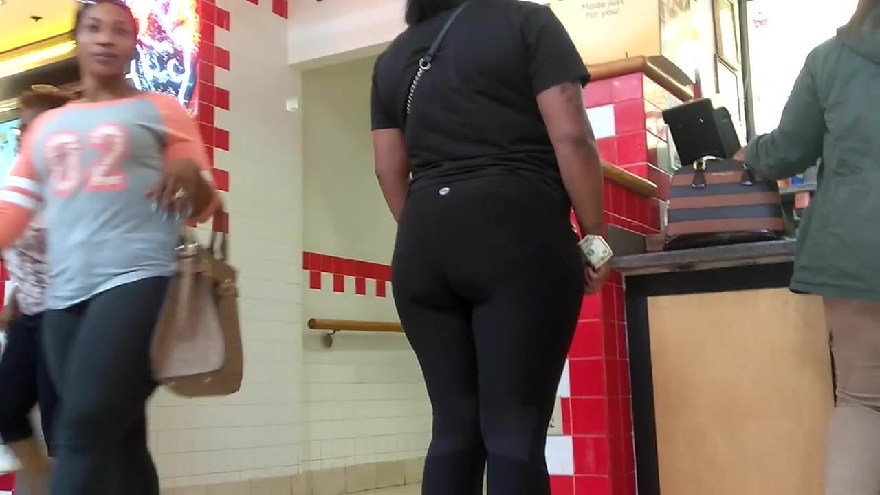 Candid Phat Ass in Black Spandex