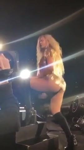 Shakira - upskirt  during concert