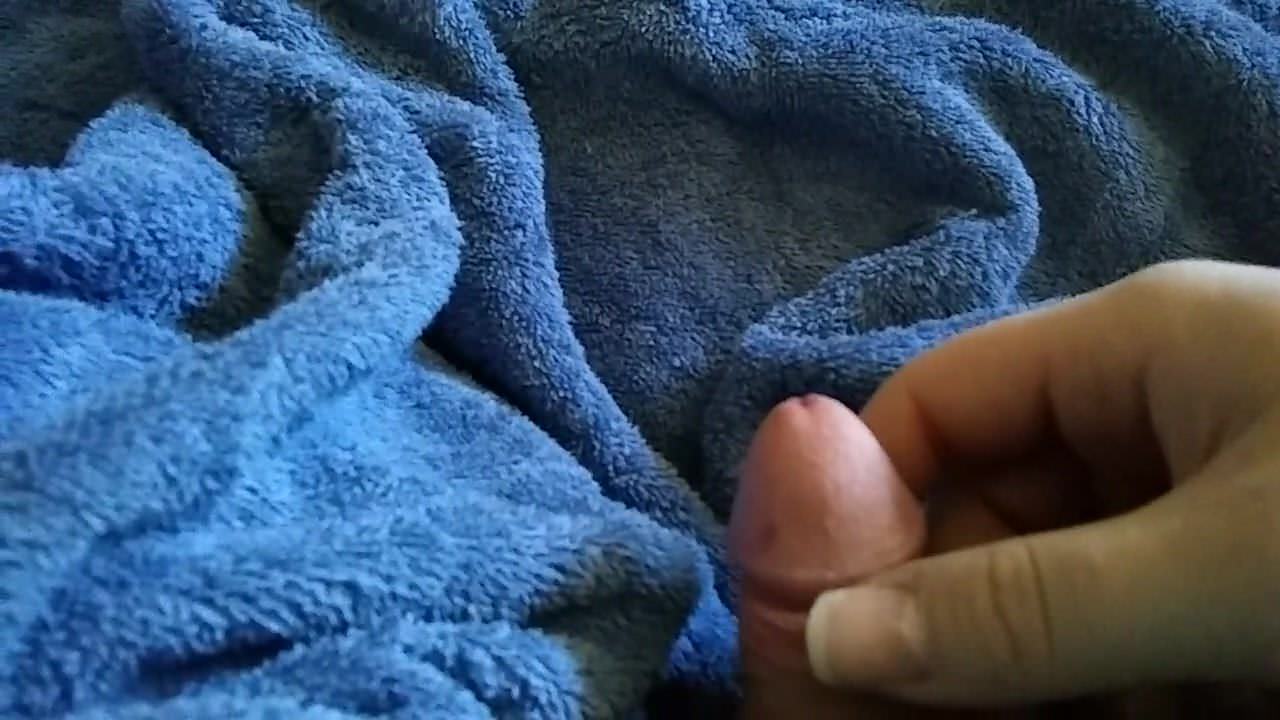 Small dick cums, i edge and moan out my cum.