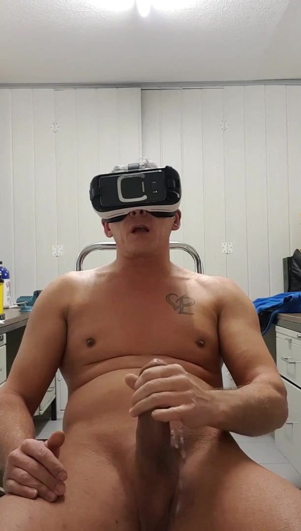 Wichsen mit VR Brille 