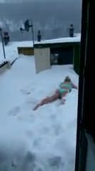 Snow dive