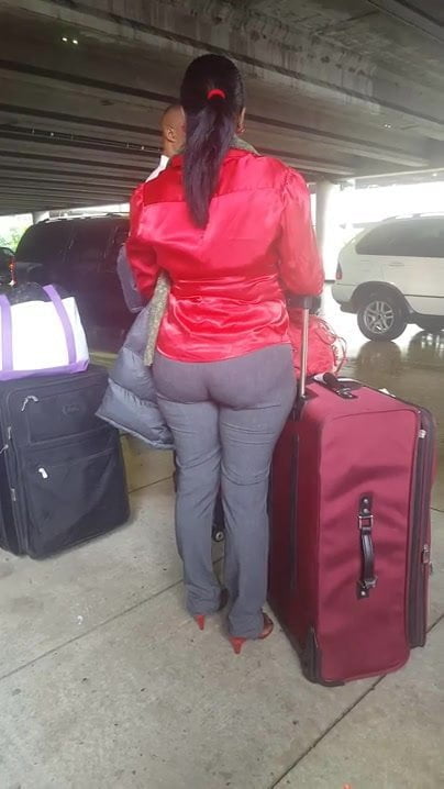 Candid Haitian booty at Airport 2