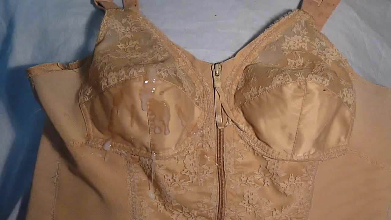 cuming and peeing in old girdle of my bbw granny