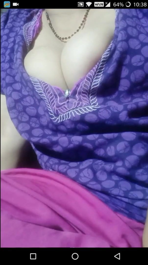 indian big tits deep cleavage