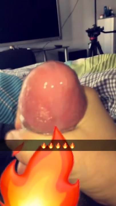 Teen lad cums hard. Snapchat: JamesYeah98