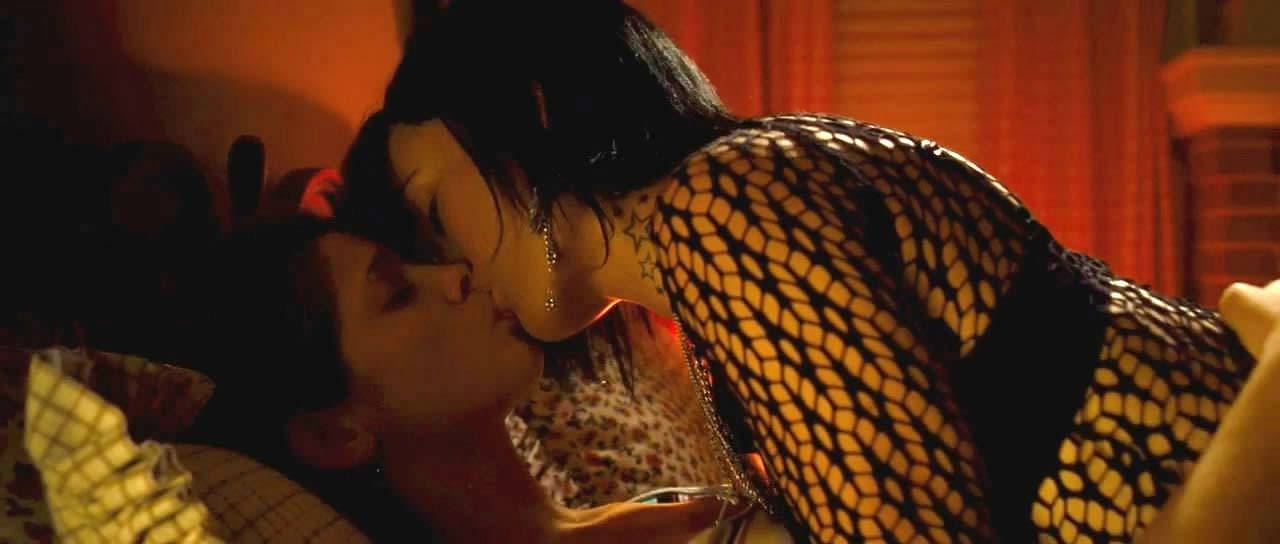 Olivia Wilde & Ashley Greene Lesbian Scene ScandalPlanetCom