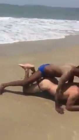 Fucking a Bottom in a Beach (Interracial) 
