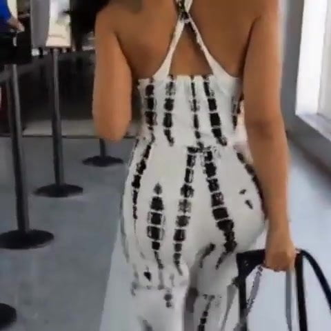 Delicia booty jiggling